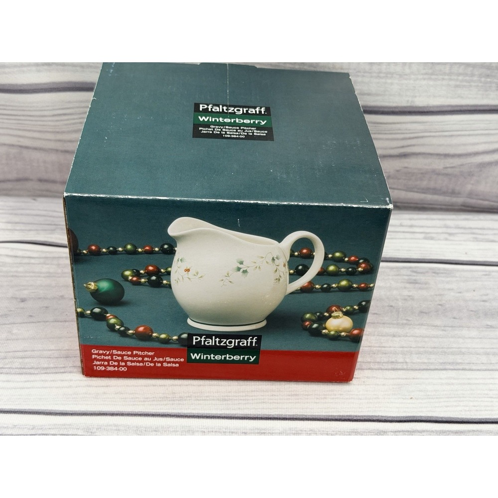 PFALTZGRAFF WINTERBERRY GRAVY SAUCE PITCHER HOLIDAY HOLLY AND BERRIES NEW IN BOX